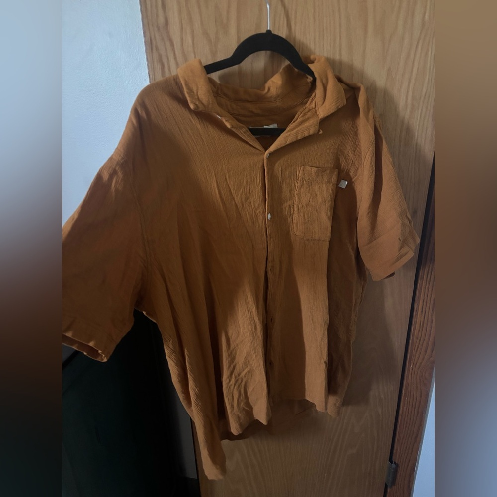 Urban Outfitters Men’s Button Up Short Sleeve